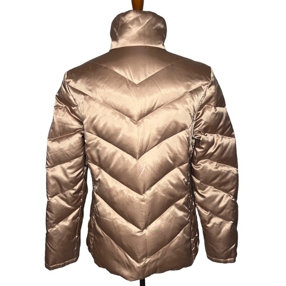 Kenneth Cole Women’s Gold Chevron Quilted Down Puffer Jacket Size M Packable - Picture 5 of 15